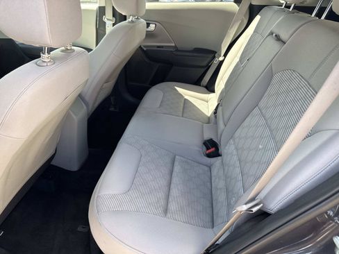 Used 2018 Kia Niro LX FWD image 11