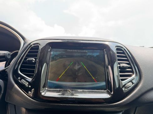 Used 2018 Jeep Compass Limited w/ Navigation Group AWD/4WD image 15