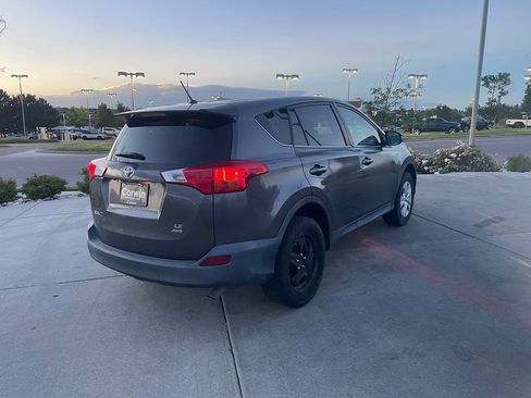 Used 2014 Toyota RAV4 LE AWD/4WD image 7