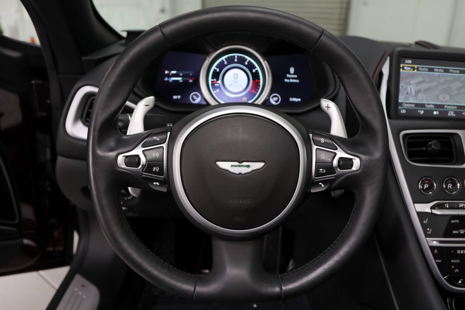 Used 2019 Aston Martin DB11 Volante RWD image 49