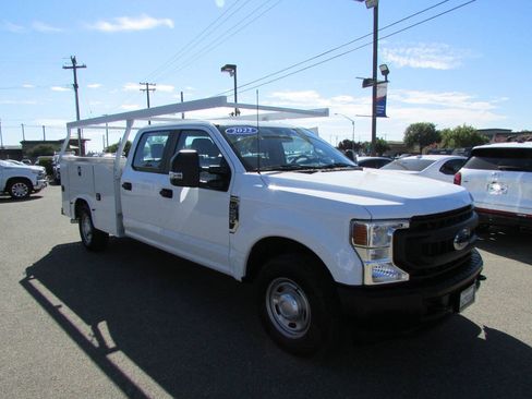 Used 2022 Ford F250 XL w/ Power Equipment Group RWD image 2