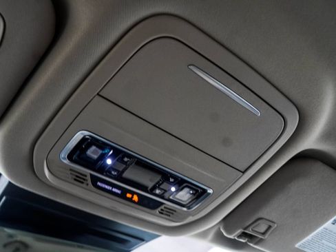 Used 2025 Lincoln Nautilus Premier AWD/4WD image 42
