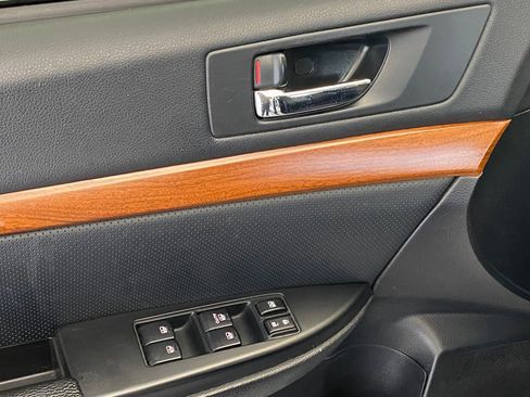 Used 2013 Subaru Outback 3.6R Limited w/ Moonroof Pkg image 25