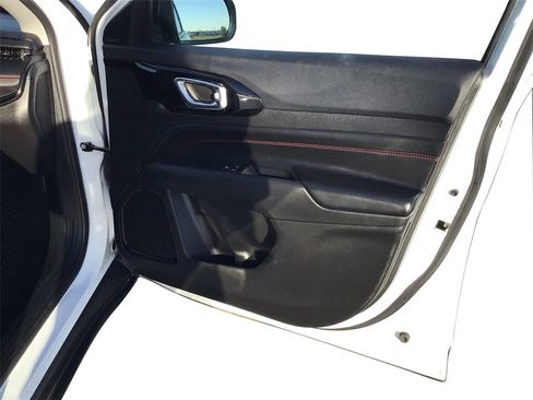 Used 2022 Jeep Compass Trailhawk w/ Trailhawk Elite Group image 20