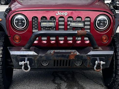 Used 2012 Jeep Wrangler Unlimited Sahara AWD/4WD image 27
