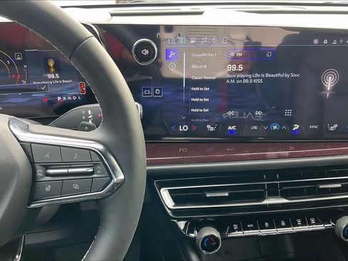 New 2026 Chevrolet Traverse Z71 w/ Driver Confidence Package image 6