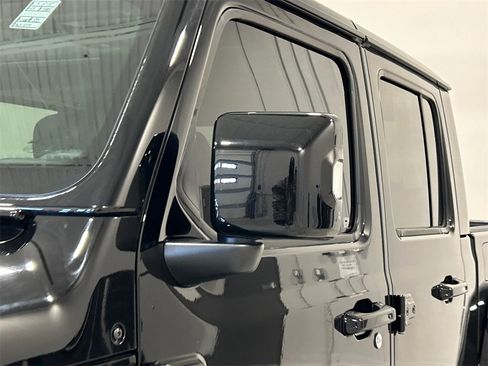 Used 2023 Jeep Gladiator Overland image 13