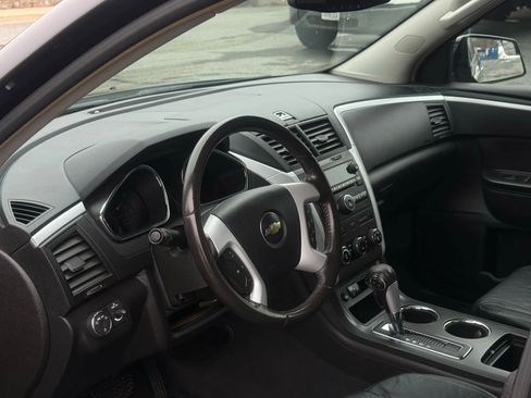 Used 2009 Chevrolet Traverse LT image 17