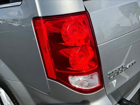 Used 2020 Dodge Grand Caravan SXT FWD image 23