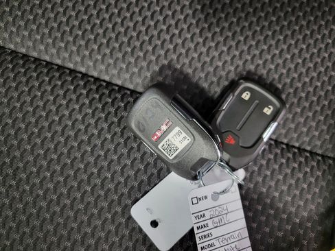 Used 2024 GMC Terrain SLE image 27