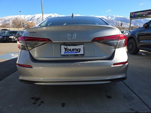 Used 2022 Honda Civic EX image 6