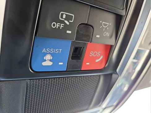 Used 2024 RAM 1500 Laramie image 22