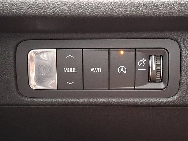 Certified 2026 Chevrolet Traverse LT AWD/4WD image 14
