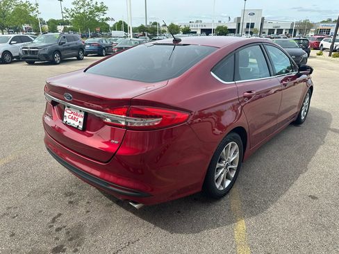 Used 2017 Ford Fusion SE w/ Fusion SE Technology Package FWD image 5
