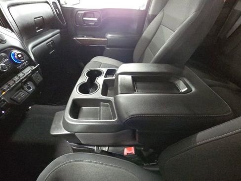 Used 2020 GMC Sierra 1500 SLE w/ SLE Value Package image 34