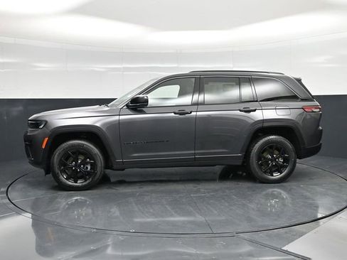 New 2026 Jeep Grand Cherokee Altitude AWD/4WD image 8