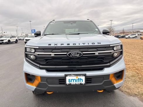 Used 2025 Ford Expedition Tremor image 8