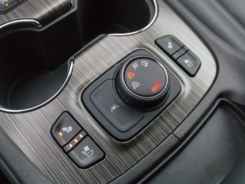 Used 2023 GMC Acadia SLT w/ Preferred Package image 25