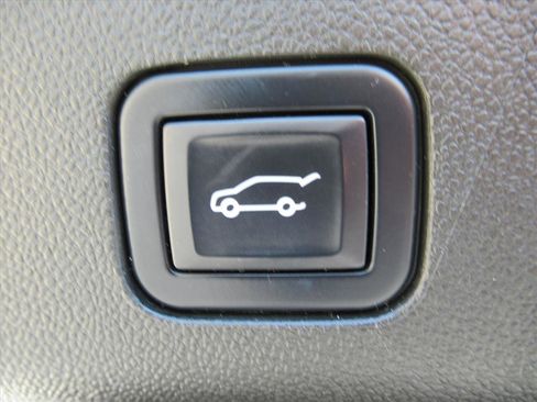 Used 2022 Chevrolet Tahoe RST w/ Luxury Package image 32