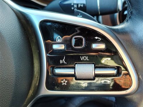 Used 2020 Mercedes-Benz GLC 300 4MATIC image 19