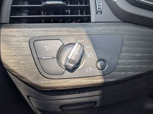 Used 2019 Audi A4 2.0T Premium FWD image 29