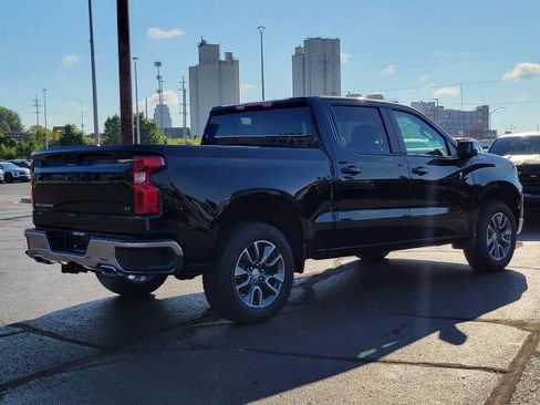 New 2026 Chevrolet Silverado 1500 LT w/ Z71 Off-Road Package AWD/4WD image 2