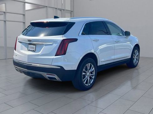 Used 2022 Cadillac XT5 Premium Luxury w/ Technology Package AWD/4WD image 6