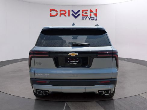 New 2026 Chevrolet Traverse LT w/ Driver Confidence Package FWD image 4