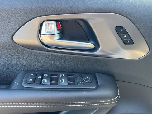 New 2026 Chrysler Pacifica Select image 18