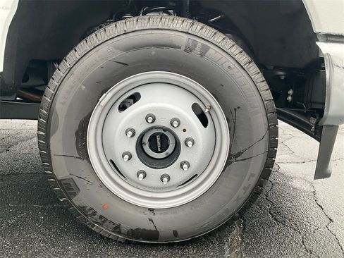New 2026 Ford F350 XL w/ XL Chrome Package image 9