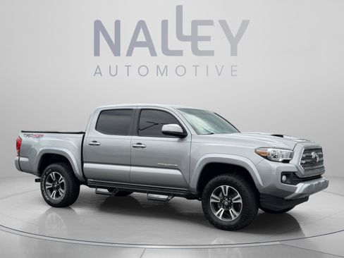 Used 2017 Toyota Tacoma TRD Sport w/ Premium & Technology Package AWD/4WD image 14