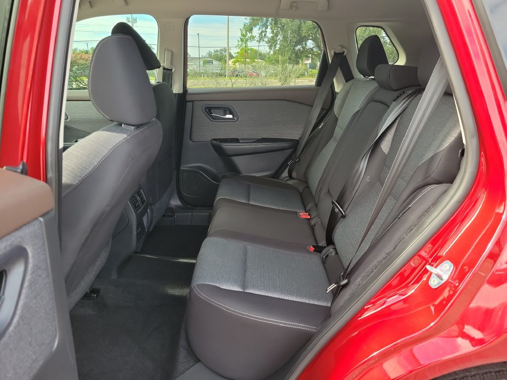 Certified 2023 Nissan Rogue SV FWD image 10