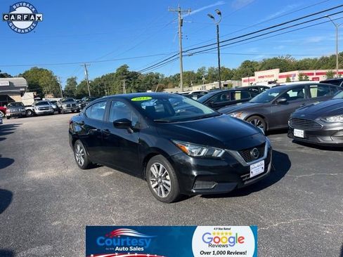 Used 2022 Nissan Versa SV image 1
