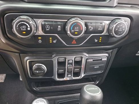 Used 2021 Jeep Gladiator Sport AWD/4WD image 17