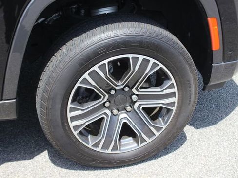 Used 2022 Jeep Wagoneer Series III AWD/4WD image 39