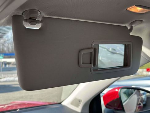 Certified 2022 Volkswagen Taos SEL image 29