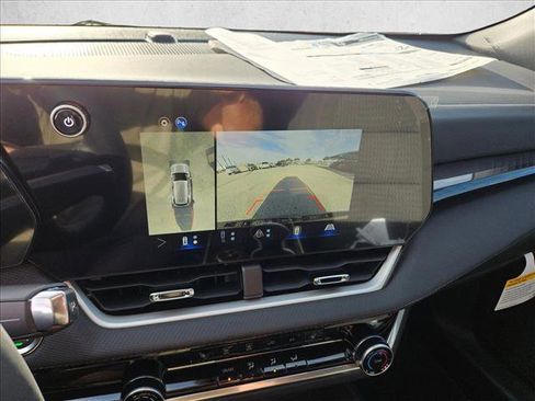 New 2026 Chevrolet Equinox LT w/ Safety and Technology Package FWD image 15
