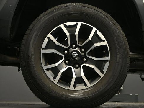 Used 2020 Toyota Tacoma TRD Sport RWD image 12
