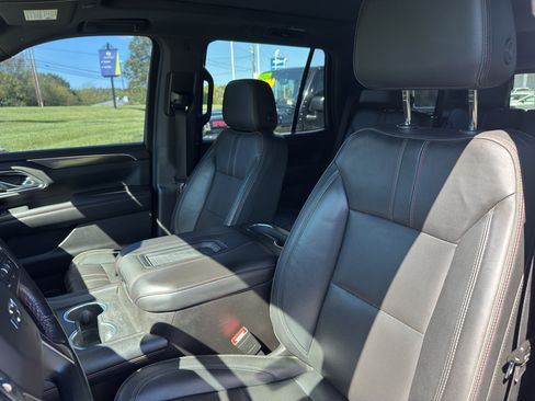 Used 2021 Chevrolet Tahoe RST w/ Luxury Package image 12
