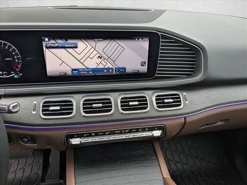 Used 2025 Mercedes-Benz GLE 450e 4MATIC image 13