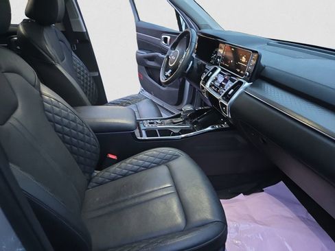Used 2023 Kia Sorento SX image 17