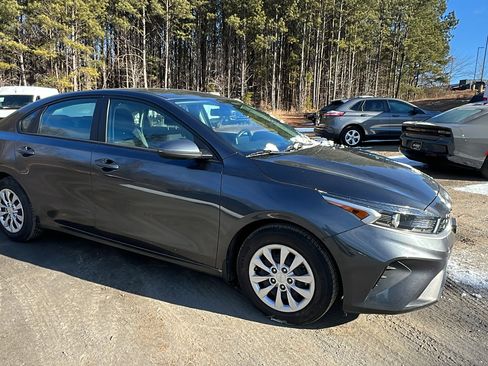 Used 2023 Kia Forte LX image 5