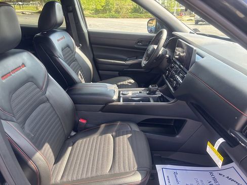 New 2026 Nissan Pathfinder Rock Creek w/ Rock Creek Premium Package AWD/4WD image 13