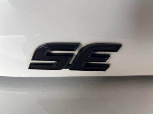 Used 2021 Toyota Corolla SE FWD image 43