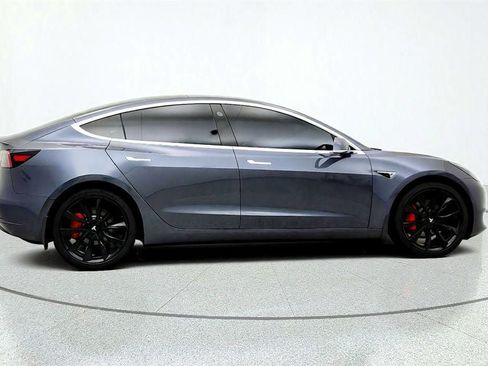 Used 2018 Tesla Model 3 Long Range AWD/4WD image 4