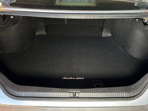 Used 2019 Toyota Avalon XLE w/ Moonroof Package image 21