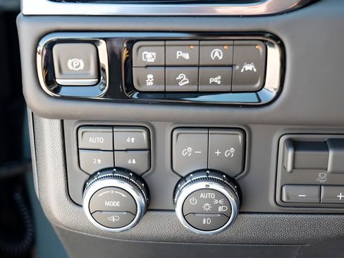 New 2026 GMC Yukon XL AT4 Ultimate w/ LPO, Floor Liner Package image 18