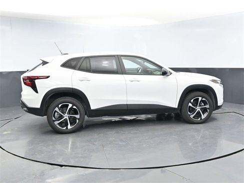 Used 2024 Chevrolet Trax RS w/ Driver Confidence Package image 6