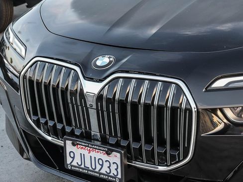 Used 2024 BMW 740i RWD image 6