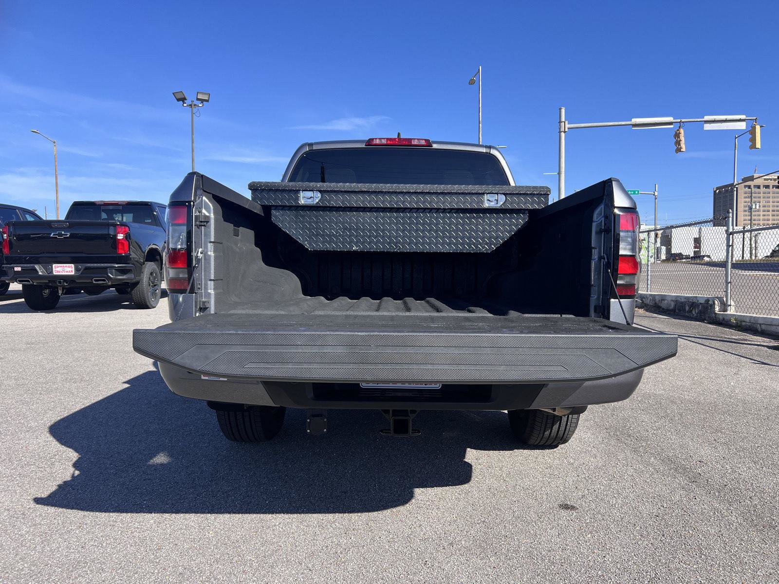 Used 2025 Nissan Frontier SV AWD/4WD image 30